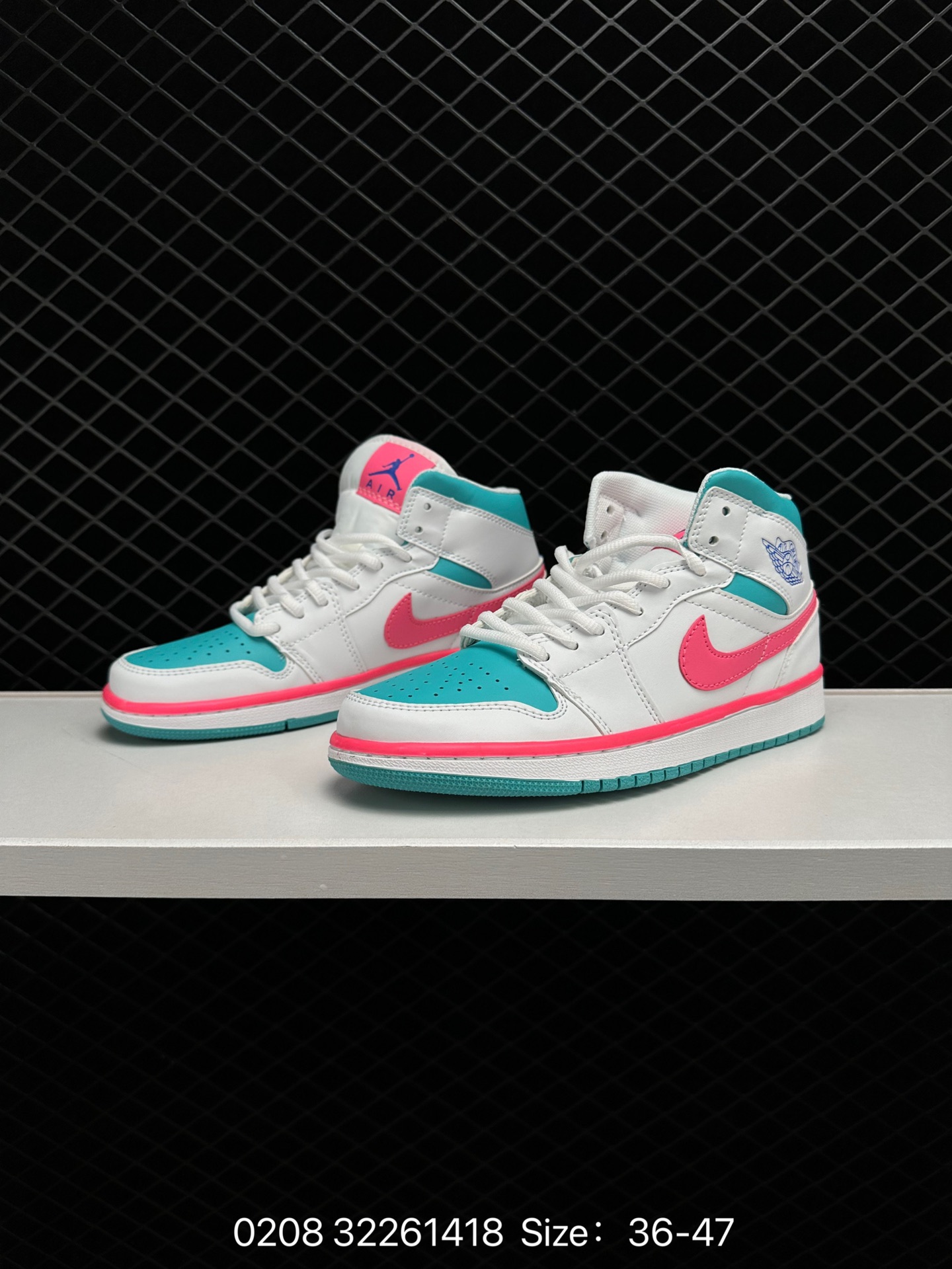 Nike Air Jordan 1 Retro Mid OG 